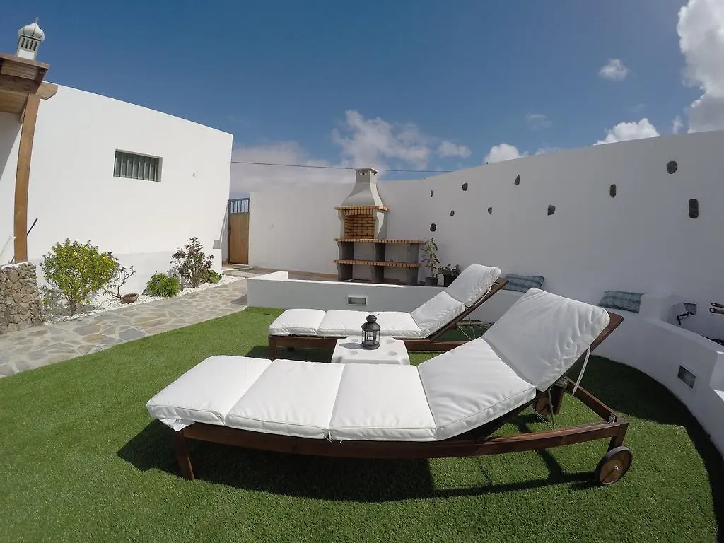 Country house Finca La Costa Tinajo