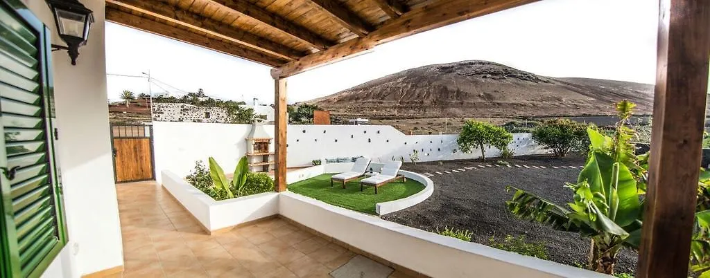 Finca La Costa Tinajo 0*,  Spain