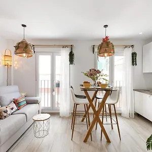 https://agua-viva-tierra.hotelsinnerja.org